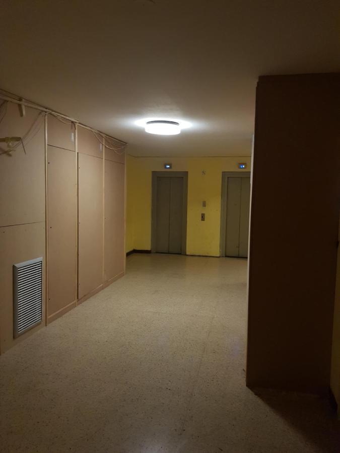 Chambre Spacieuse - Dressing - Sdb Communes - Parking Prive นีมส์ ภายนอก รูปภาพ