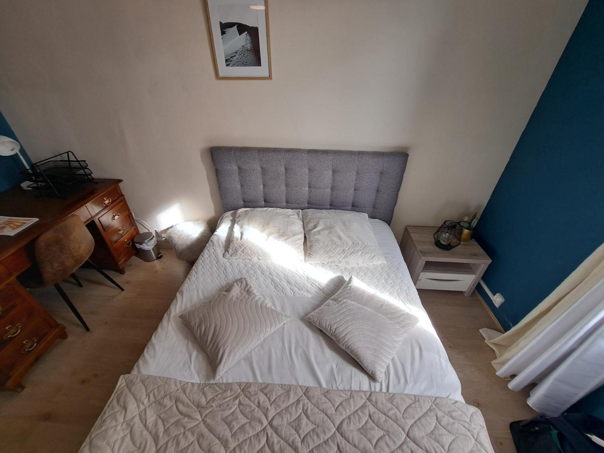 Chambre Spacieuse - Dressing - Sdb Communes - Parking Prive นีมส์ ภายนอก รูปภาพ