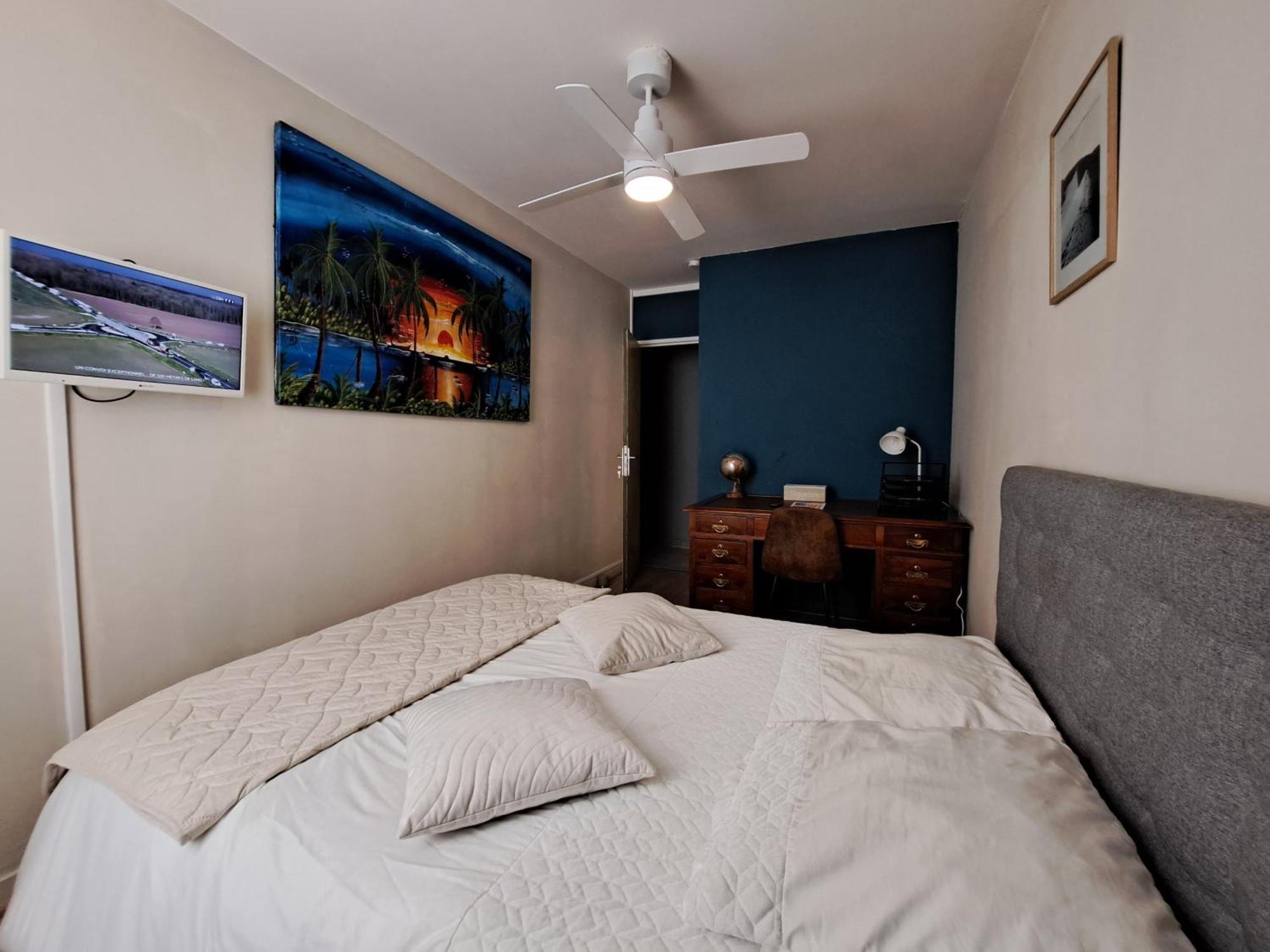 Chambre Spacieuse - Dressing - Sdb Communes - Parking Prive นีมส์ ภายนอก รูปภาพ